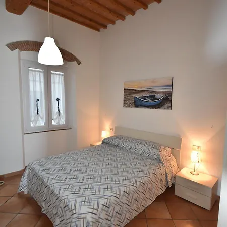 Bilocali Borgo - Centro Storico In Zona Mare 아파트 *